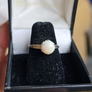 10k antique white gold opal ring size 7 1/4. Resizeable. Not stamped but tested